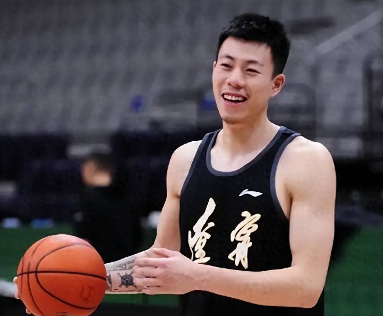 开云体育网站-张镇麟因伤退出中国男篮集训辽宁队致谢篮协