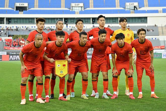 国足评分：颜骏凌张玉宁表现尚可后腰表现难如人意