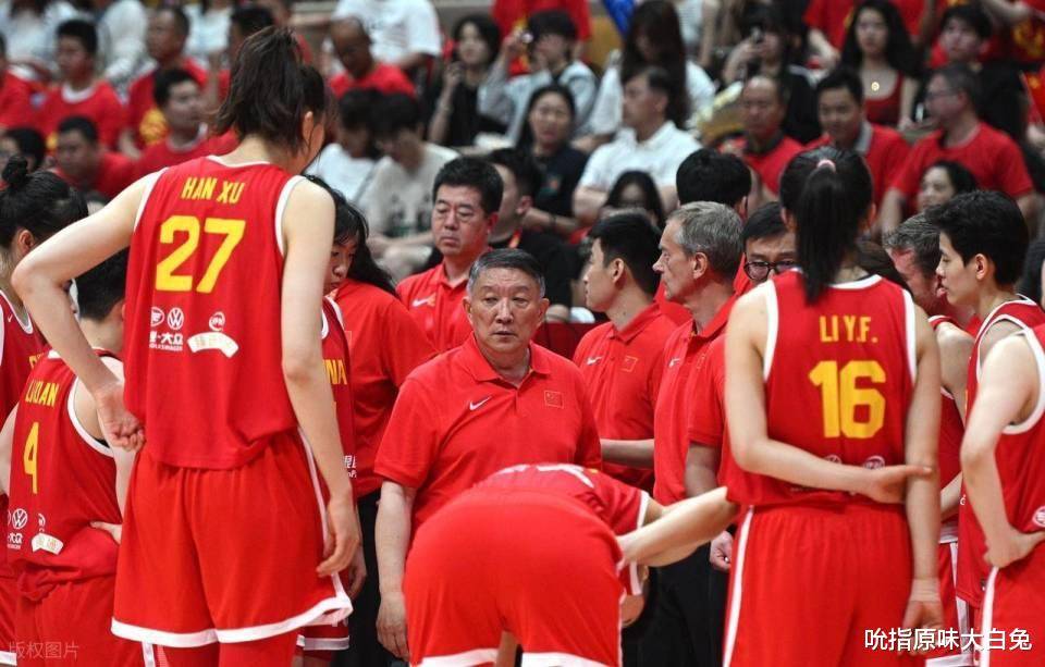 开云体育网站-关于宫鲁鸣谈双塔组合：进攻端效果很好防守漏洞尽快弥补的信息