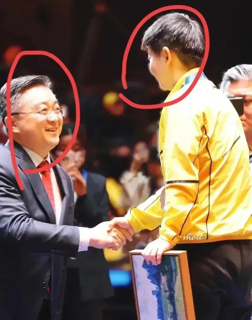 开云体育入口-亚洲选手频频登上领奖台，表现抢眼